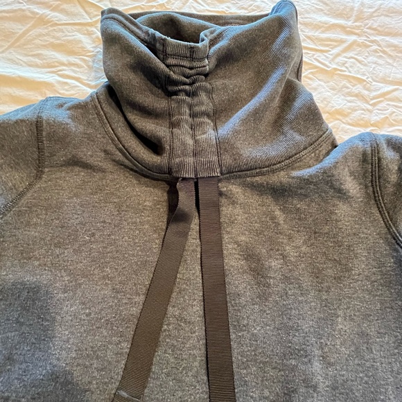 Lululemon Funnel Neck Pullover - Picture 4 of 7